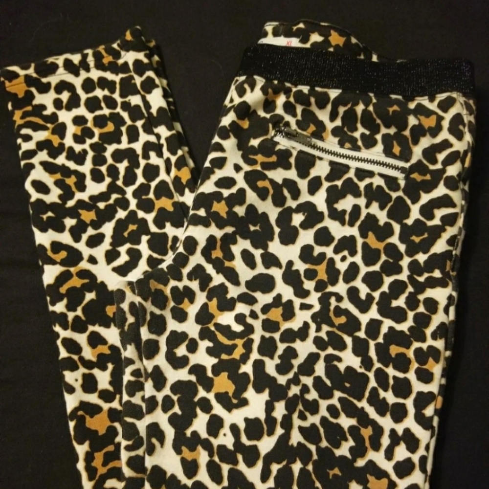 Leopard print leggings